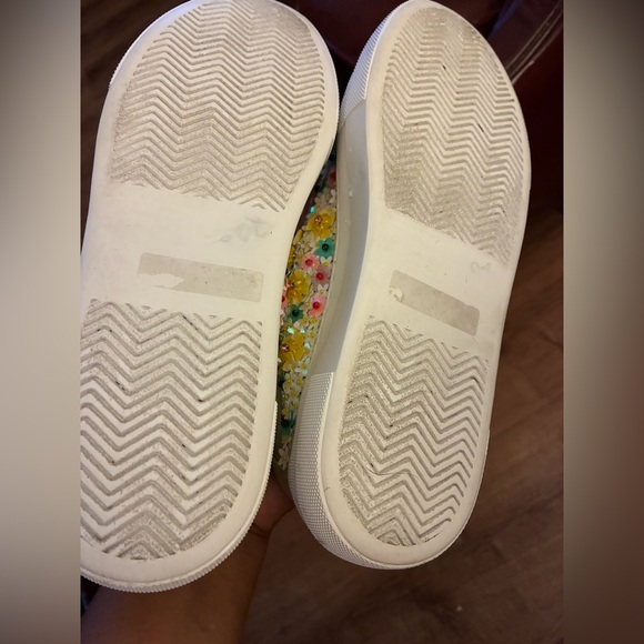 Betsey Johnson Rommy Ditzy Floral Platform Sneakers - Picture 8 of 8